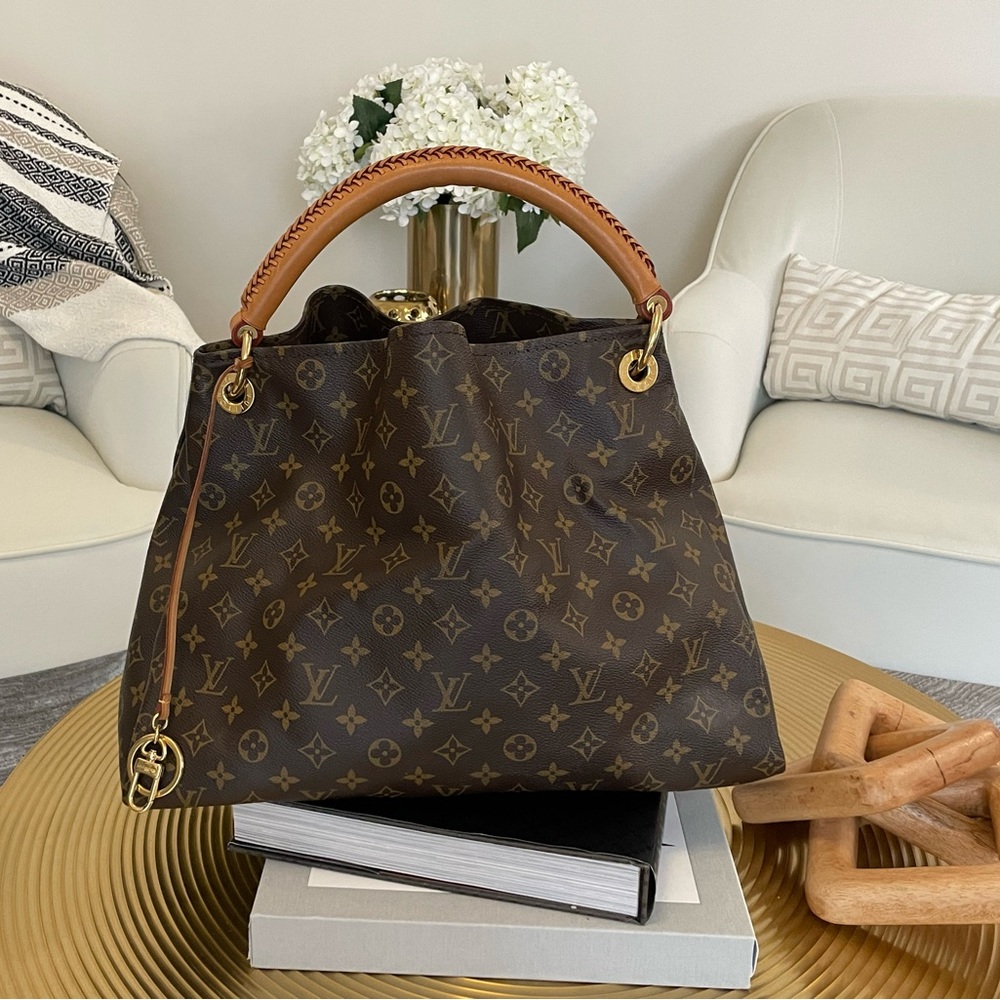 Authentic Louis Vuitton Monogram Artsy Bag